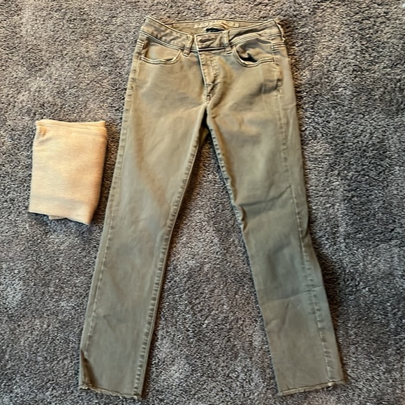 American Eagle Jegging Crop jeans, size 6, khaki green, excellent condition. - Picture 2 of 4